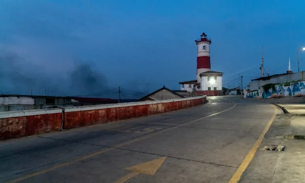 Phare de Jamestown &agrave; l'heure bleue